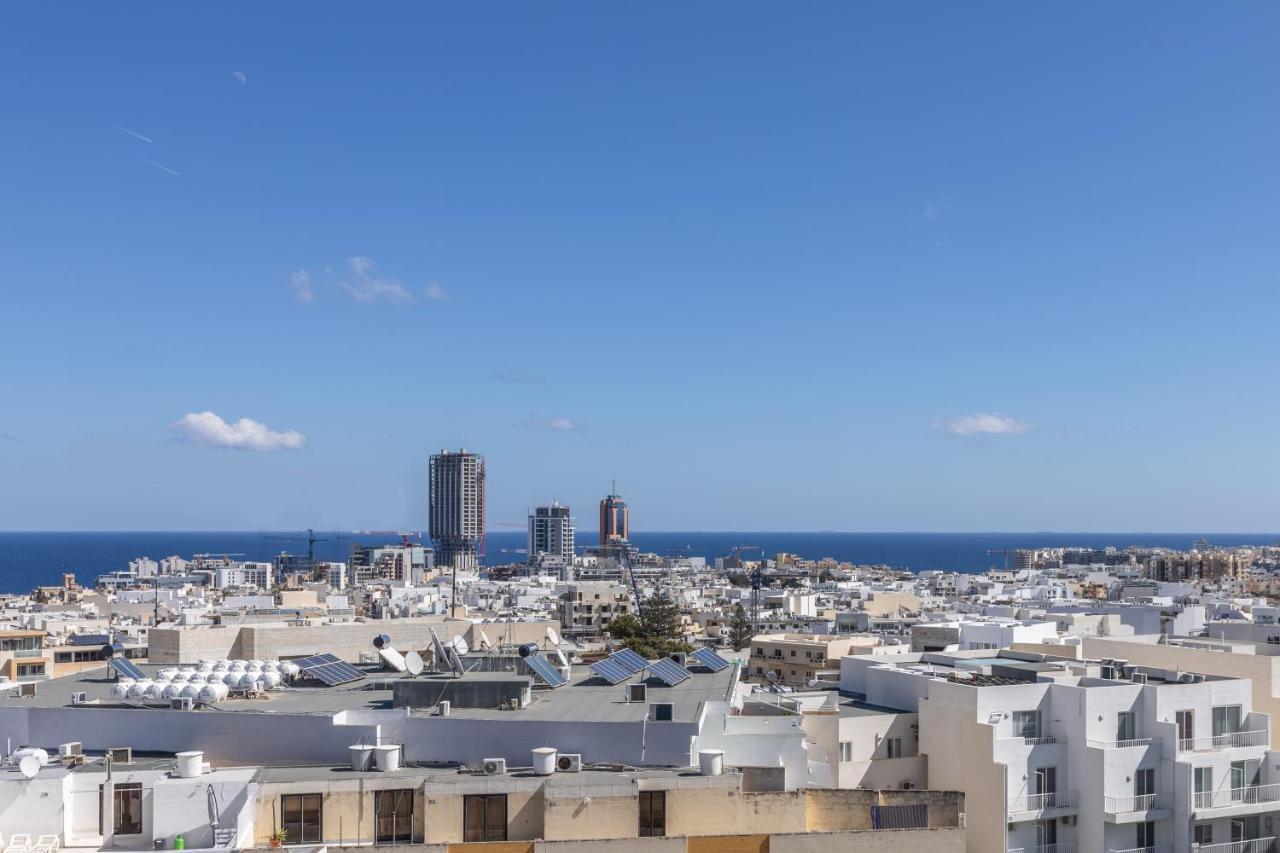 Unique Penthouse With Private Heated Jacuzzi, Close To Restaurants And Night Life Is-Swieqi Екстериор снимка