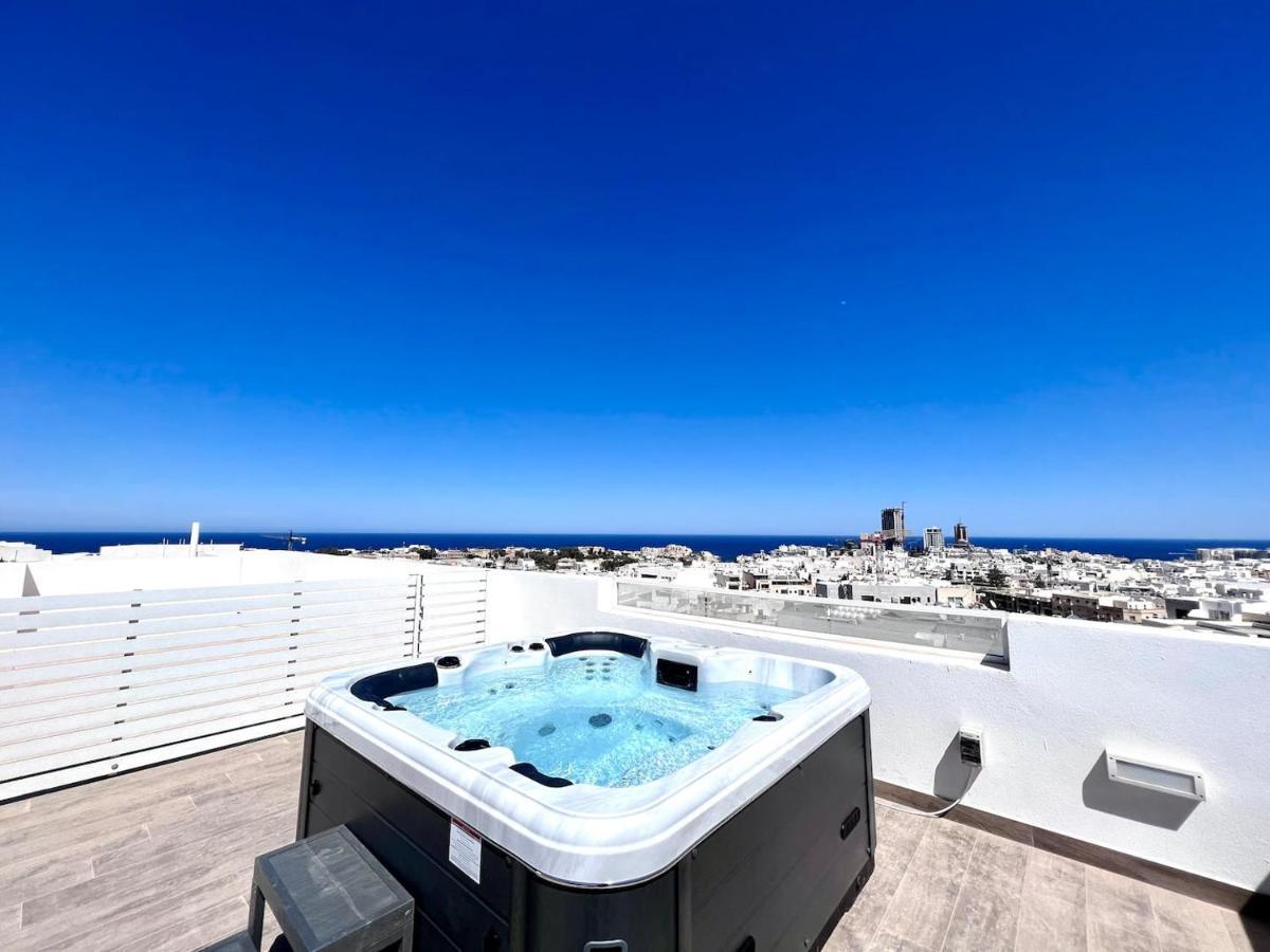 Unique Penthouse With Private Heated Jacuzzi, Close To Restaurants And Night Life Is-Swieqi Екстериор снимка