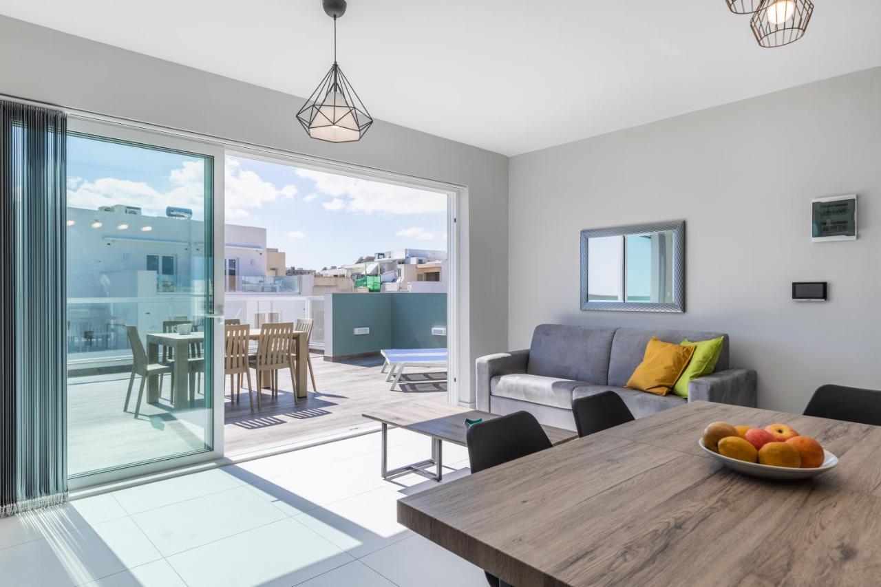 Unique Penthouse With Private Heated Jacuzzi, Close To Restaurants And Night Life Is-Swieqi Екстериор снимка